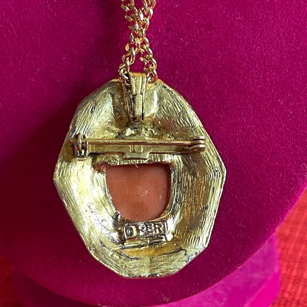 Vintage PERI cameo pendant/brooch necklace - Picture 2 of 2